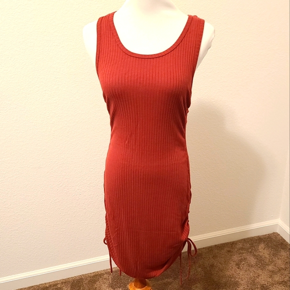 Reformation Rust Dress - Picture 3 of 6